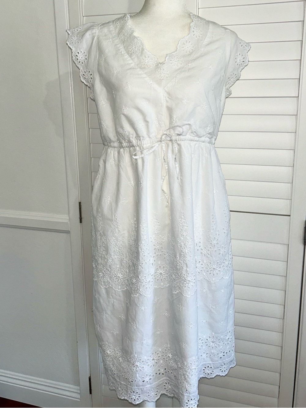 GAP Maternity White Eyelet BOHO Peasant Dress